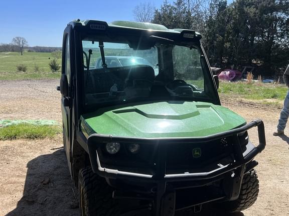 Image of John Deere XUV 835R equipment image 1