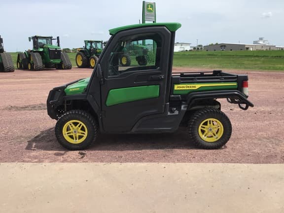 Image of John Deere XUV 835R equipment image 3