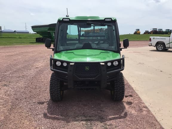 Image of John Deere XUV 835R equipment image 1
