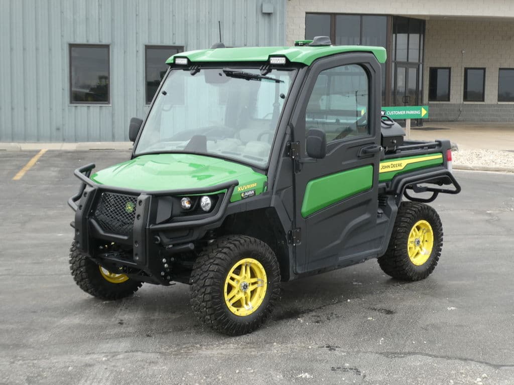 Image of John Deere XUV 835R Primary image