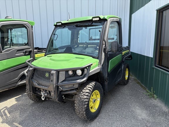 2024 John Deere XUV 835R Equipment Image0