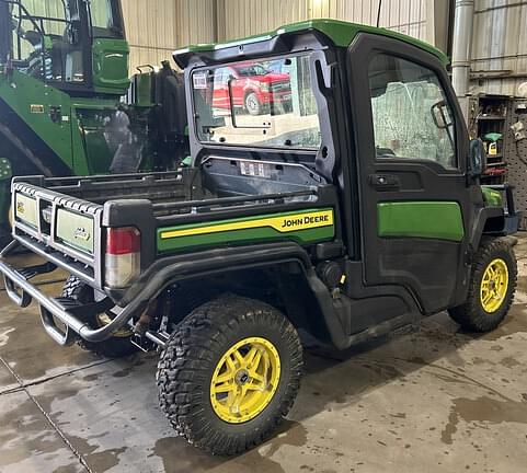 Image of John Deere XUV 835R Image 0