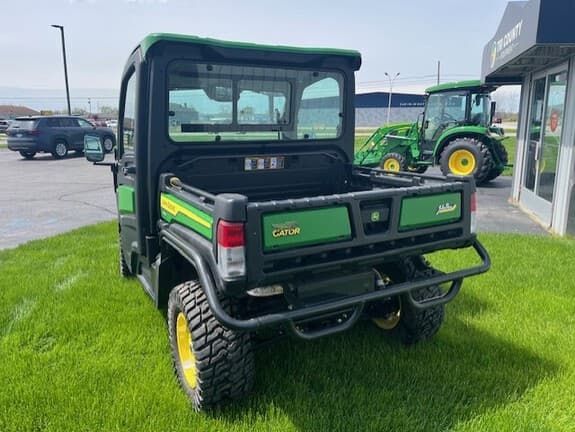 Image of John Deere XUV 835R equipment image 2