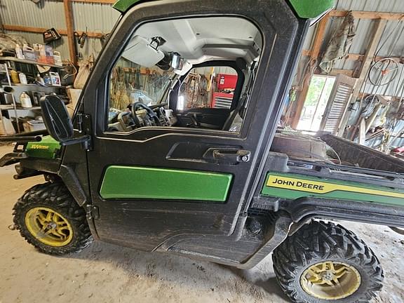 Image of John Deere XUV 835R equipment image 1