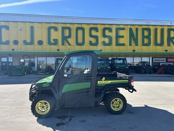 Image of John Deere XUV 835R equipment image 1