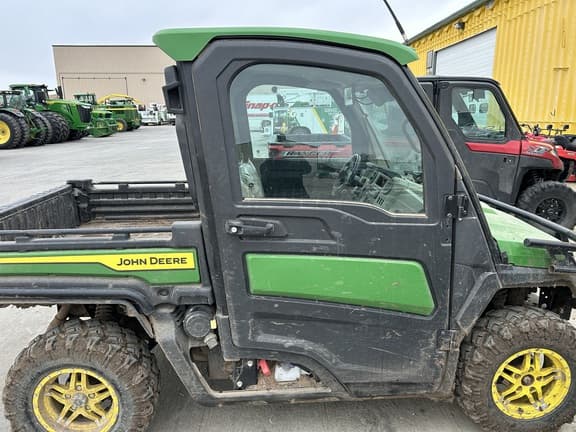 Image of John Deere XUV 835R Primary image