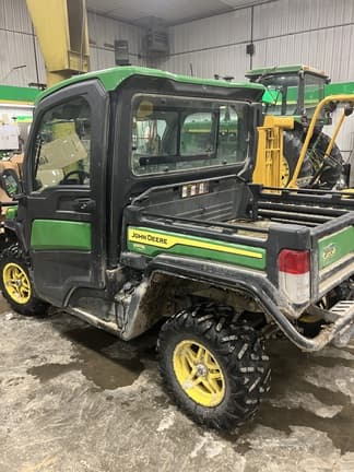 Image of John Deere XUV 835R equipment image 1