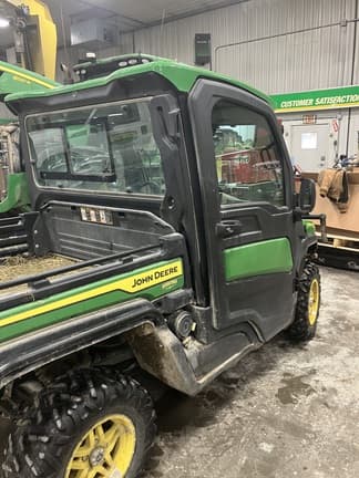 Image of John Deere XUV 835R equipment image 3