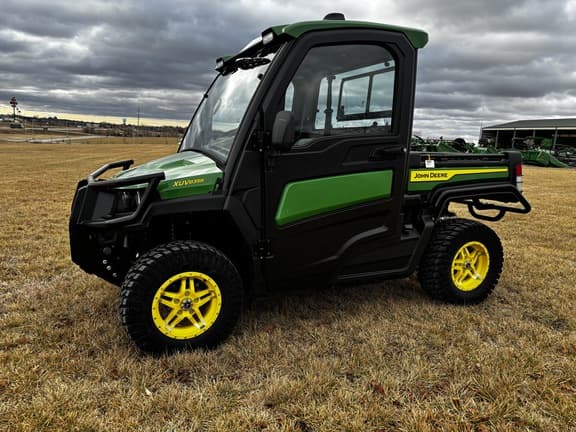 Image of John Deere XUV 835R equipment image 1