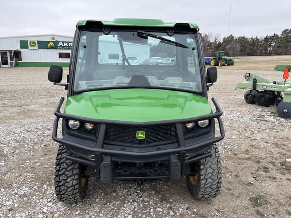 Image of John Deere XUV 835R equipment image 1