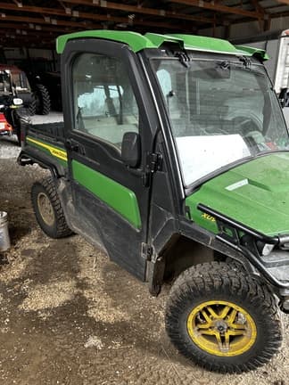 Image of John Deere XUV 835R equipment image 1