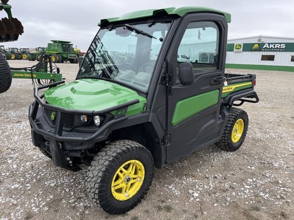 Image of John Deere XUV 835R equipment image 2