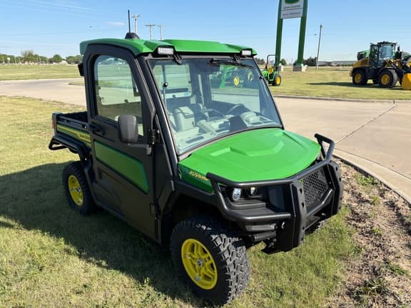 Image of John Deere XUV 835R equipment image 4