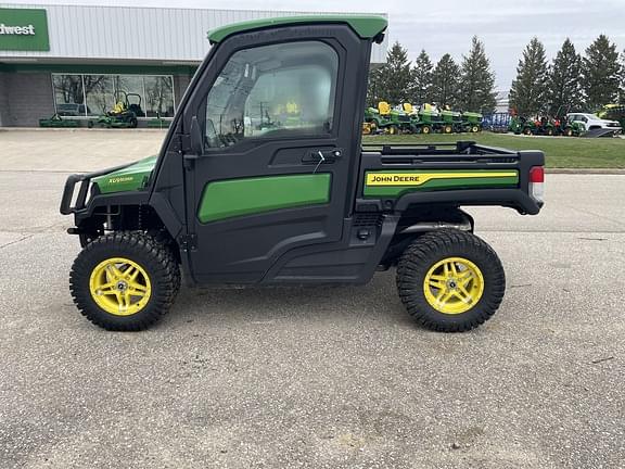 Image of John Deere XUV 835R Primary image