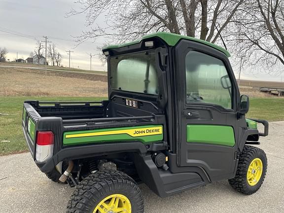 Image of John Deere XUV 835R equipment image 2