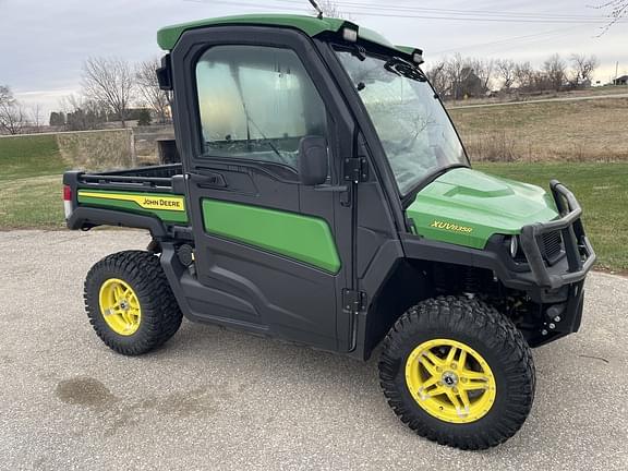 Image of John Deere XUV 835R equipment image 4