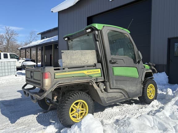 Image of John Deere XUV 835R equipment image 4