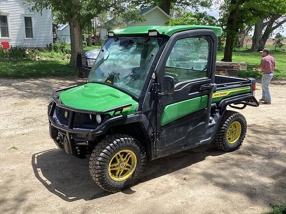Image of John Deere XUV 835R equipment image 3
