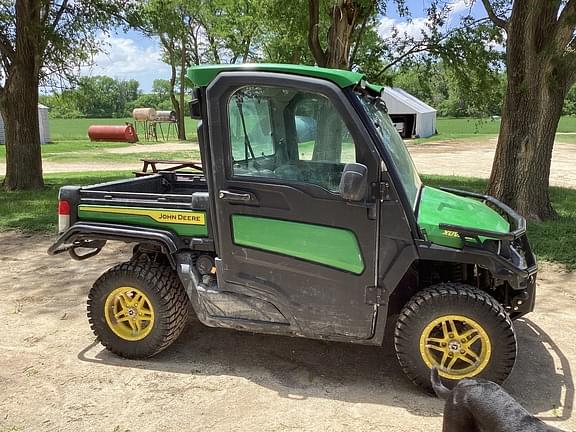 Image of John Deere XUV 835R equipment image 1
