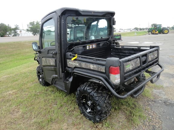 Image of John Deere XUV 835R equipment image 2