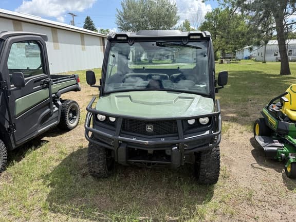 Image of John Deere XUV 835R equipment image 1