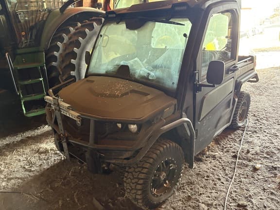 Image of John Deere XUV 835R Primary image