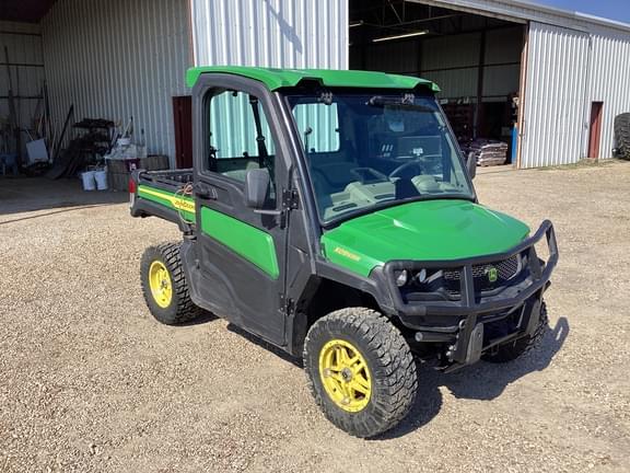 Image of John Deere XUV 835R equipment image 4