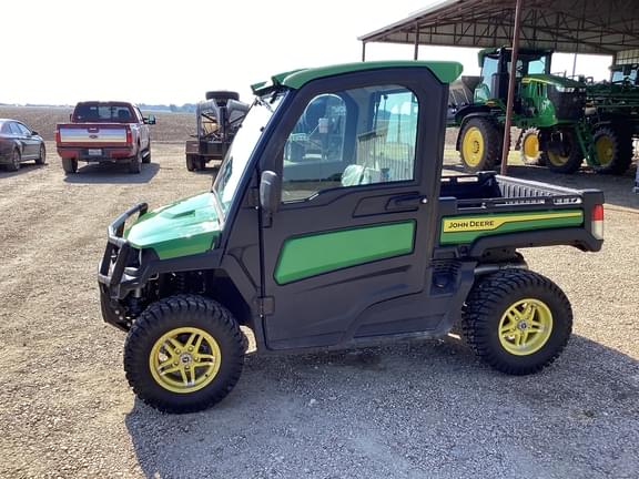 Image of John Deere XUV 835R Primary image