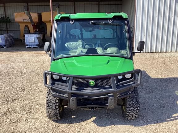 Image of John Deere XUV 835R equipment image 3
