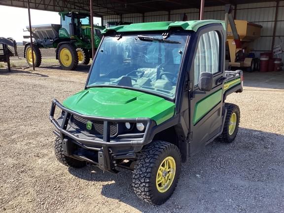 Image of John Deere XUV 835R equipment image 2