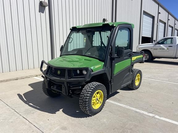 Image of John Deere XUV 835R equipment image 4