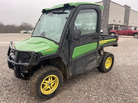 Image of John Deere XUV 835R equipment image 3