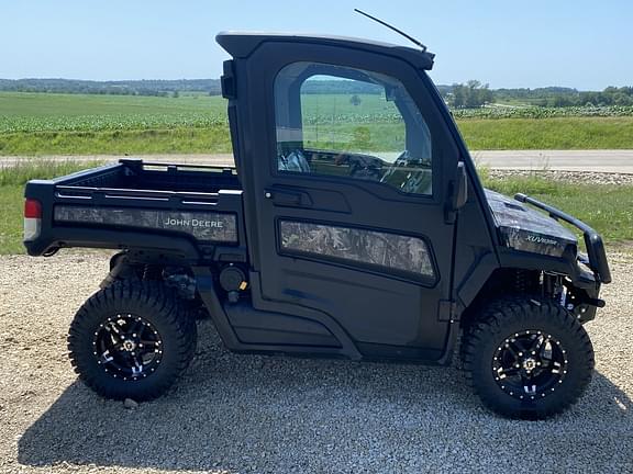 Image of John Deere XUV 835R equipment image 3