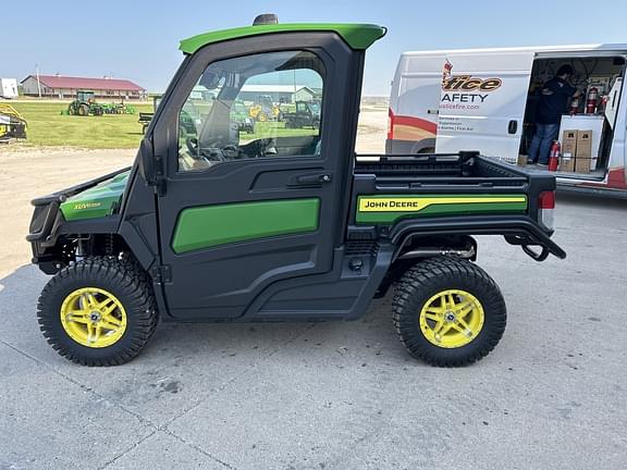 Image of John Deere XUV 835R equipment image 3