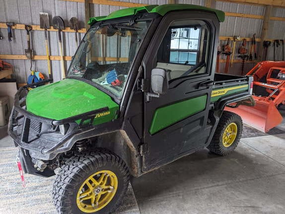 2024 John Deere XUV 835R Equipment Image0