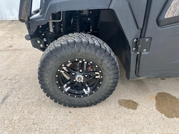 Image of John Deere XUV 835R equipment image 3