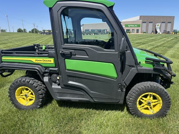 Image of John Deere XUV 835R equipment image 2