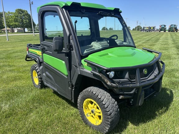 2024 John Deere XUV 835R Equipment Image0