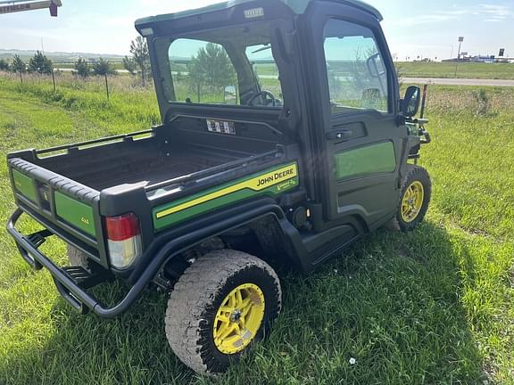 Image of John Deere XUV 835R equipment image 1