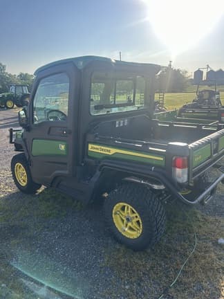 Image of John Deere XUV 835R equipment image 1