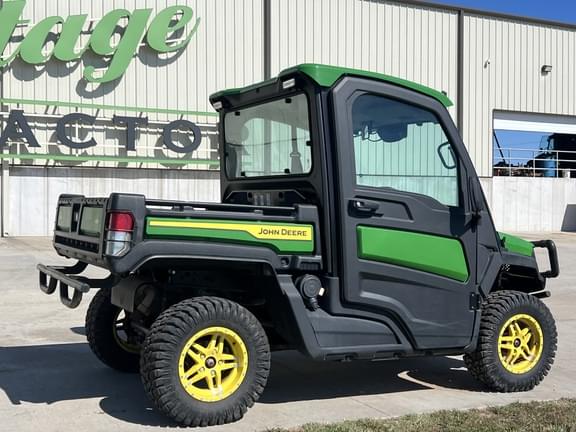 Image of John Deere XUV 835R equipment image 2
