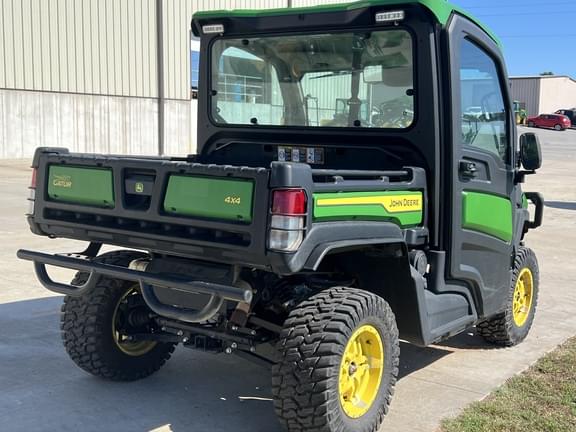 Image of John Deere XUV 835R equipment image 3