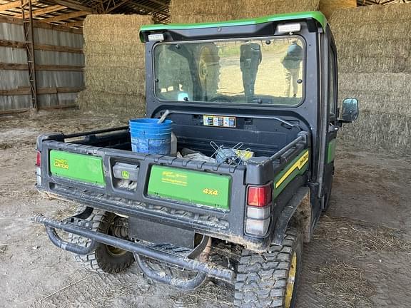 Image of John Deere XUV 835R equipment image 3