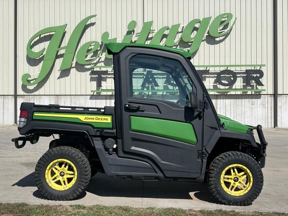 Image of John Deere XUV 835R equipment image 1