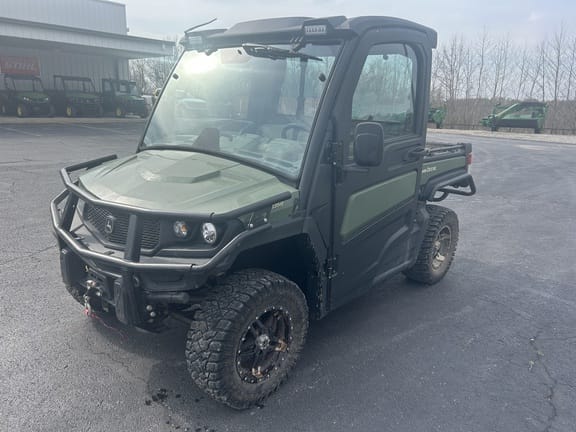2024 John Deere XUV 835R Equipment Image0