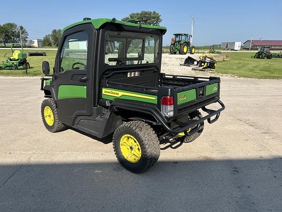 Image of John Deere XUV 835R equipment image 4