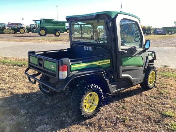 Image of John Deere XUV 835R equipment image 3