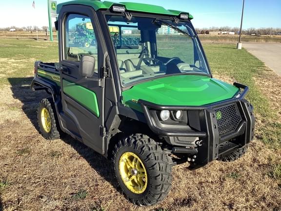 Image of John Deere XUV 835R equipment image 2
