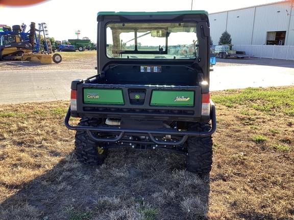 Image of John Deere XUV 835R equipment image 4