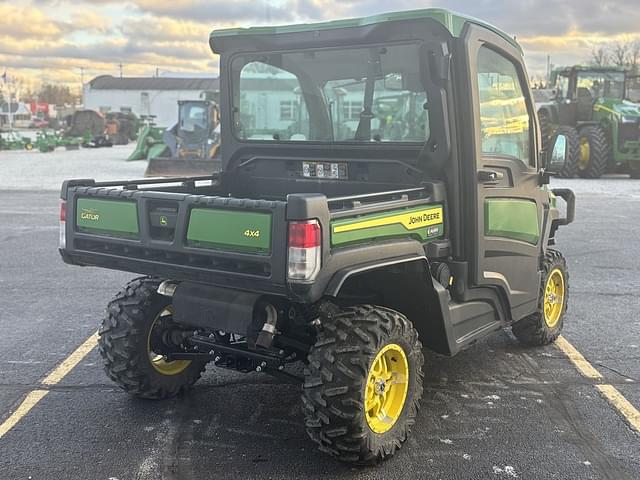 Image of John Deere XUV 835R equipment image 4